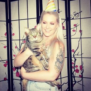 Meet your Posher, Caroline